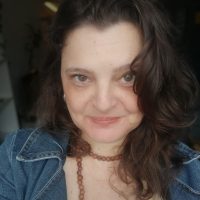 Adriane Canan- Productora