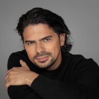 Alejandro Aguilar-Actor y Productor LEJOS, AQUÍ