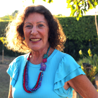 Directora-Productora ejecutiva y guionista-Delvair Montagner