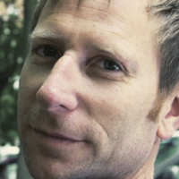 Patrick James Alexander - Coproductor, guionista y sonidista